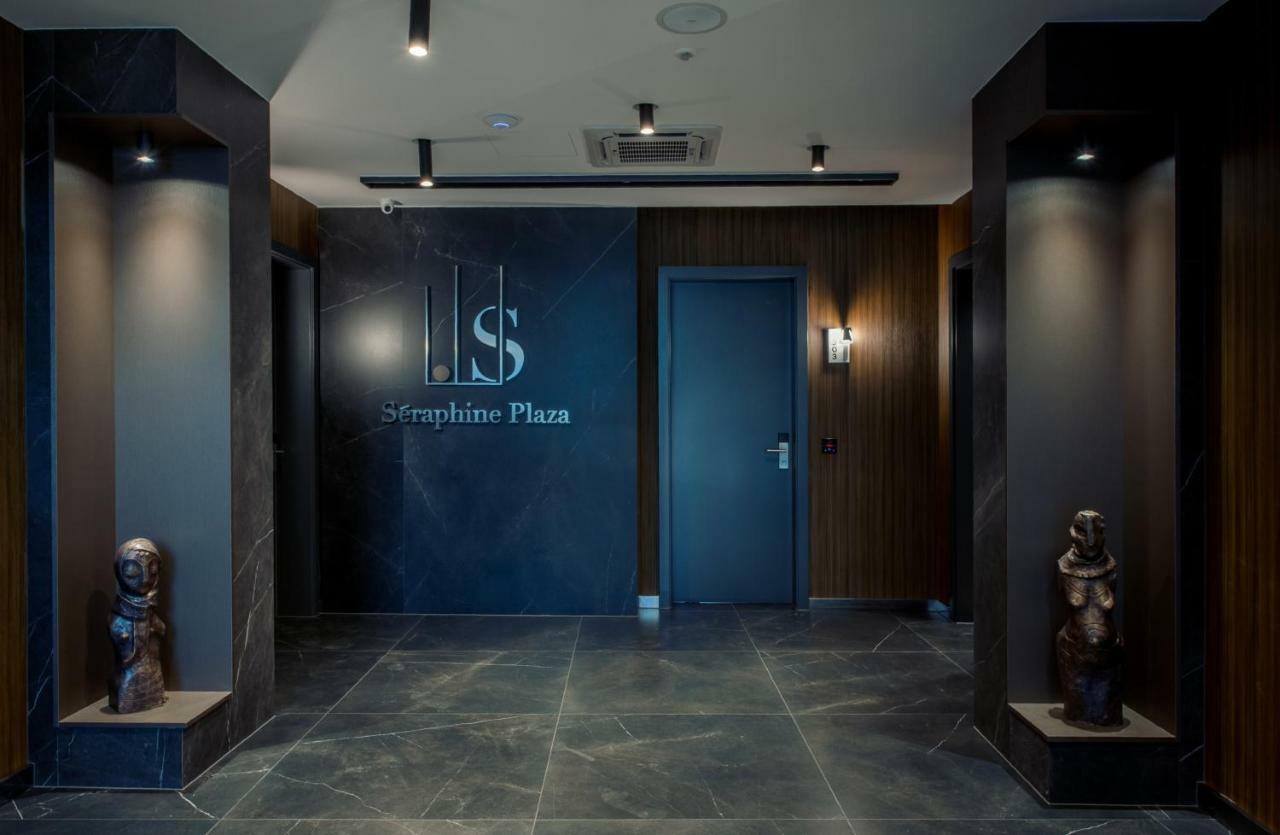 Seraphine Plaza Peja Kültér fotó